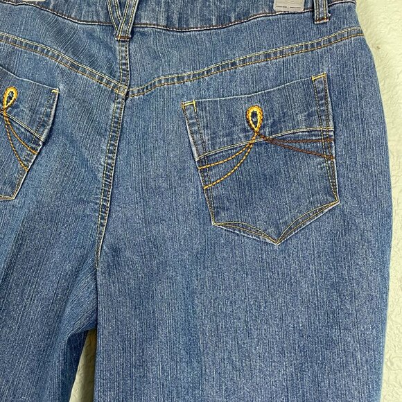 Kim Rogers Women’s Capri Jeans Size 12 Blue Denim Medium Wash Embroidered Pocket - Picture 7 of 14